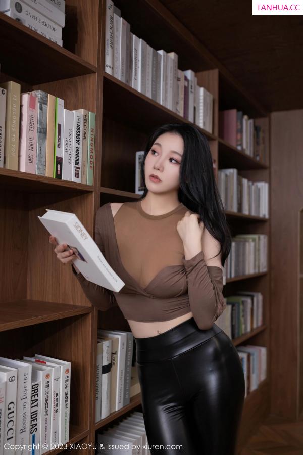安然Maleah  [XiuRen]高清写真图 2023.07.25 No.7133 安然anran 图书馆场景第3张图片